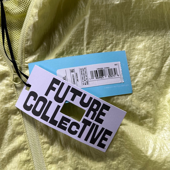 Women's FUTURE COLLECTIVE Yellow Hooded Rain Jacket XXL - Picture 5 of 13